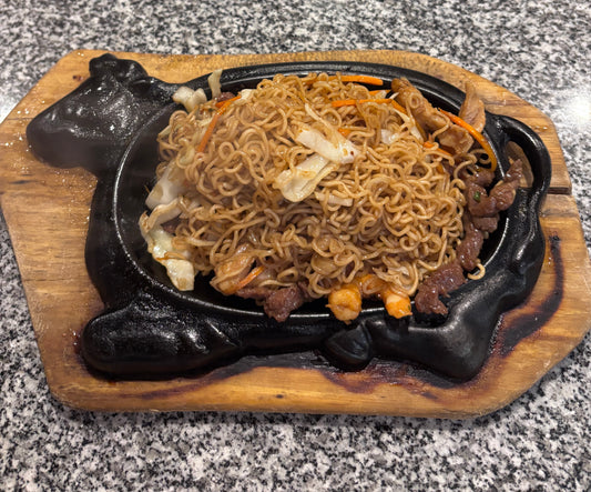 TALLARINES CHINO A LA TIE-PAN CON 3 DELICIAS