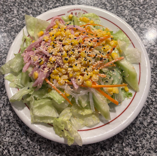 ENSALADA CON PEPINO MAIZ Y SESAMO