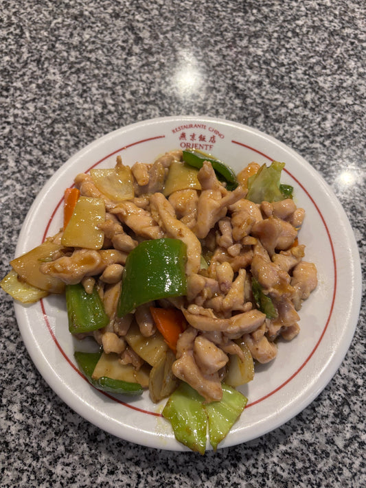 POLLO EN SALSA DE CURRY